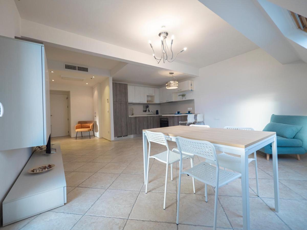 Hotel Jolly Roger Pietra Ligure Ngoại thất bức ảnh