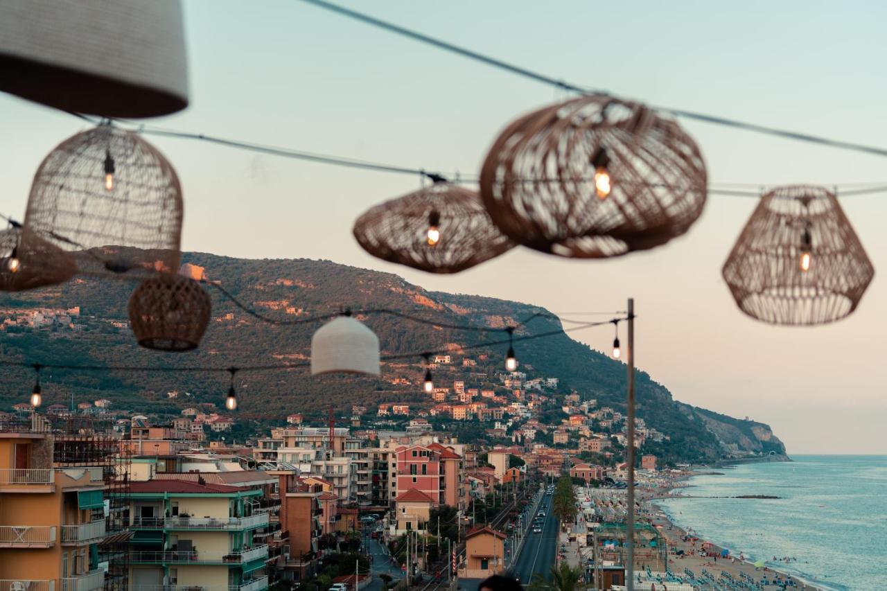 Hotel Jolly Roger Pietra Ligure Ngoại thất bức ảnh