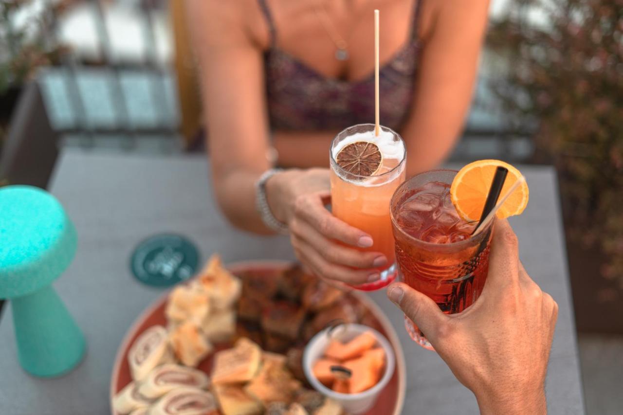 Hotel Jolly Roger Pietra Ligure Ngoại thất bức ảnh