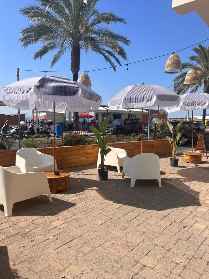 Hotel Jolly Roger Pietra Ligure Ngoại thất bức ảnh