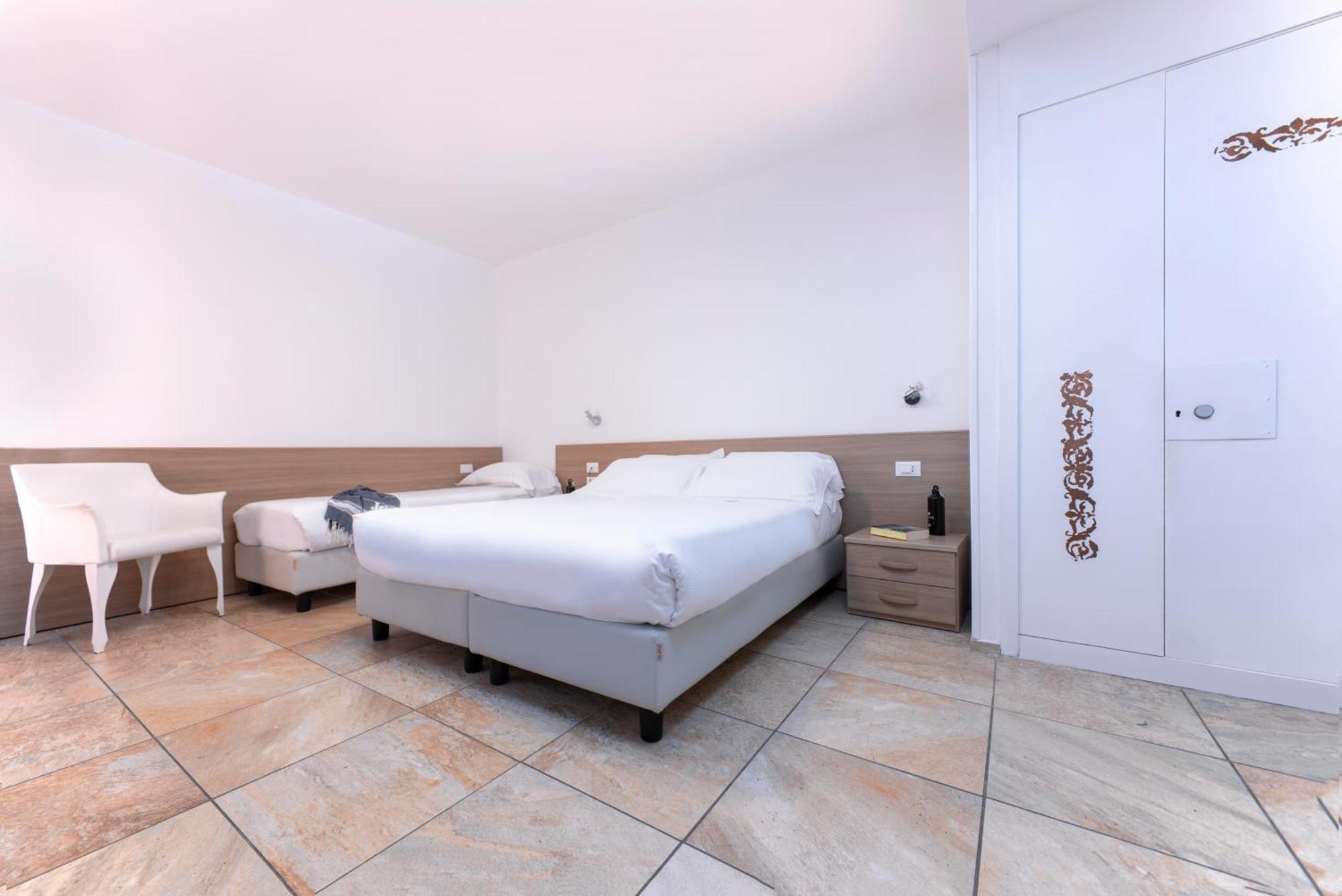 Hotel Jolly Roger Pietra Ligure Ngoại thất bức ảnh